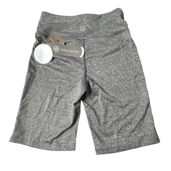 Daisy Fuentes Pants - Daisy Fuentes Fit athletic shorts size Small
